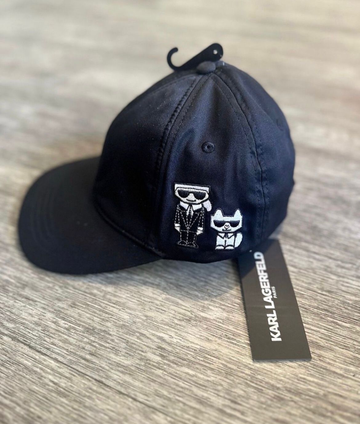 Gorra Negra Karl Lagerfeld