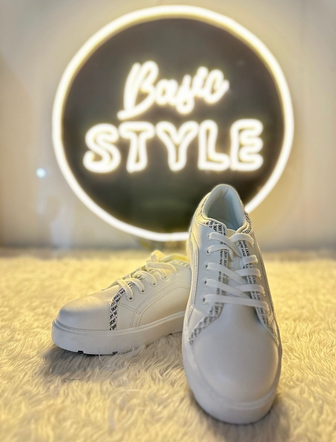 Tennis blancos DKNY